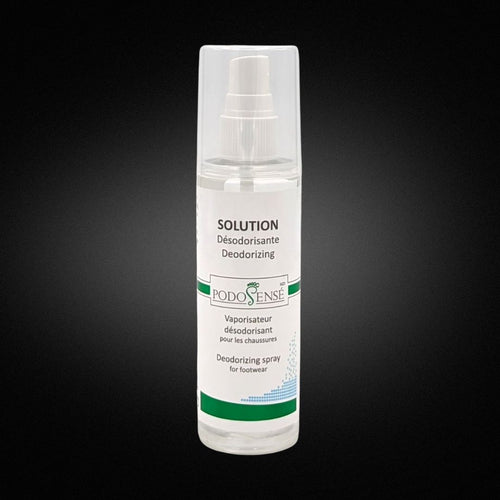 Spray désodorisant et assainissant pour chaussures. Formulé avec des huiles essentielles antifongiques (Melaleuca, Menthe Poivrée) pour une hygiène optimale. 120 ml. PodoSensé